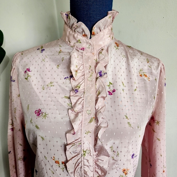 Vintage Ruffle Collar and Front Floral Button Blouse Top - Picture 3 of 8